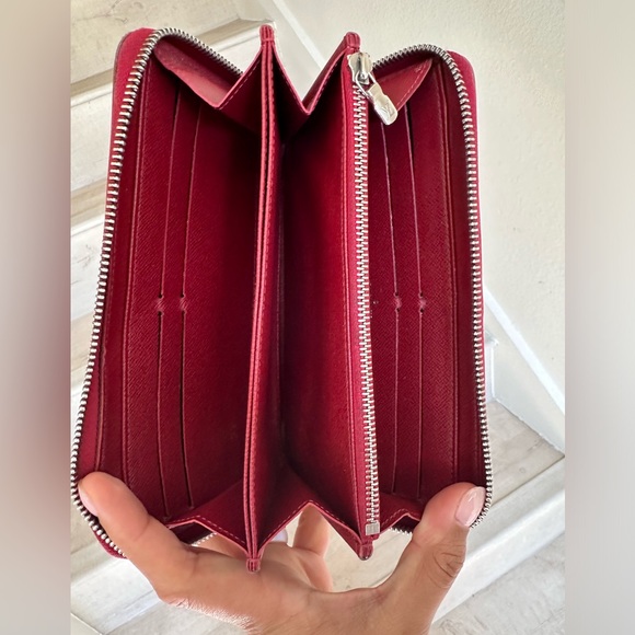 LOUIS VUITTON Red Epi Zippy Wallet - Picture 5 of 16